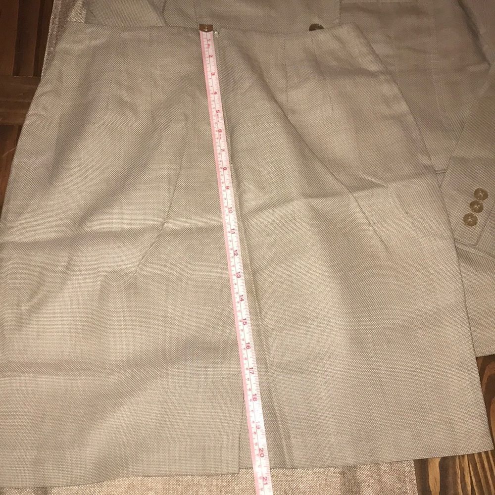 Ellen Tracy Wool Skirt Suit Set - Picture 6 of 9